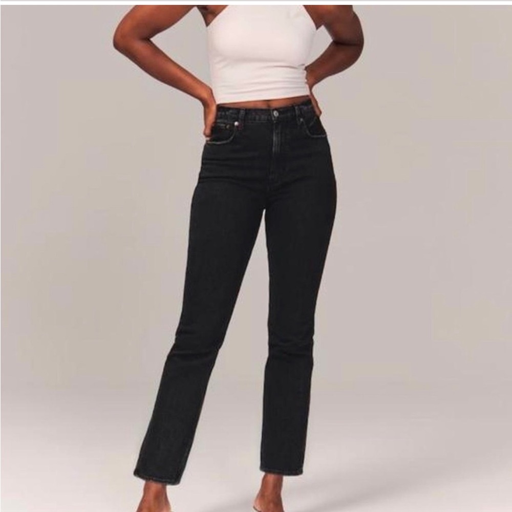 NWOT Abercrombie Curve Love Ultra High Rise Straight Jeans